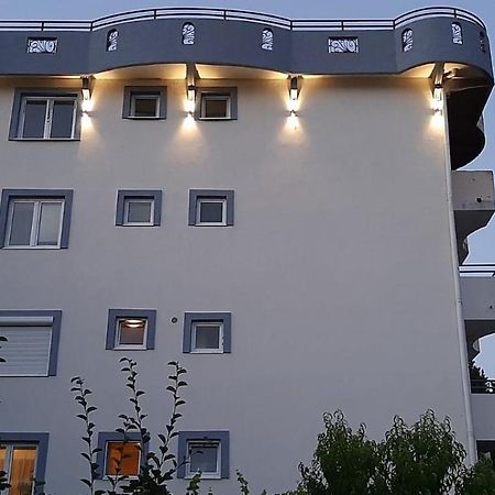 Rooms & Apartments Anka Bar Bagian luar foto