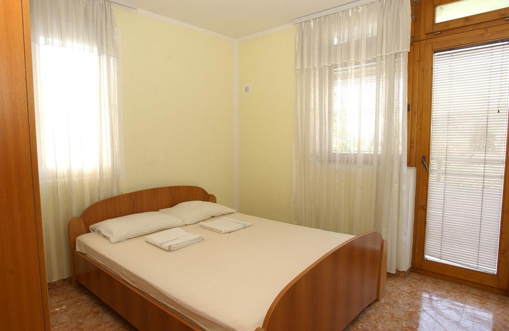 Rooms & Apartments Anka Bar Ruang foto