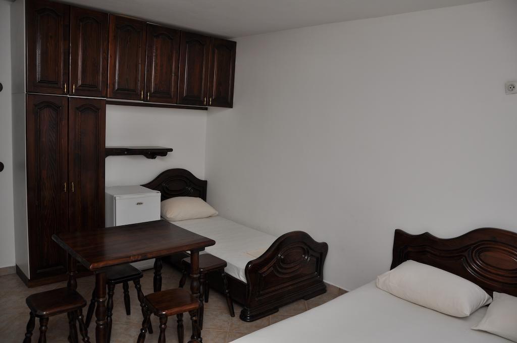 Rooms & Apartments Anka Bar Ruang foto