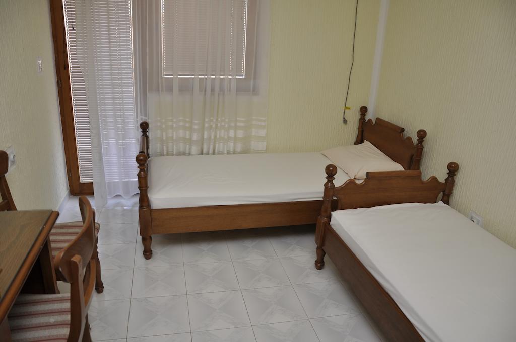 Rooms & Apartments Anka Bar Ruang foto