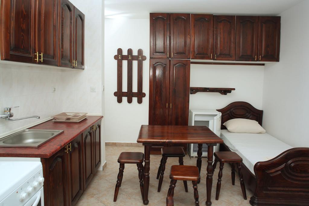 Rooms & Apartments Anka Bar Ruang foto